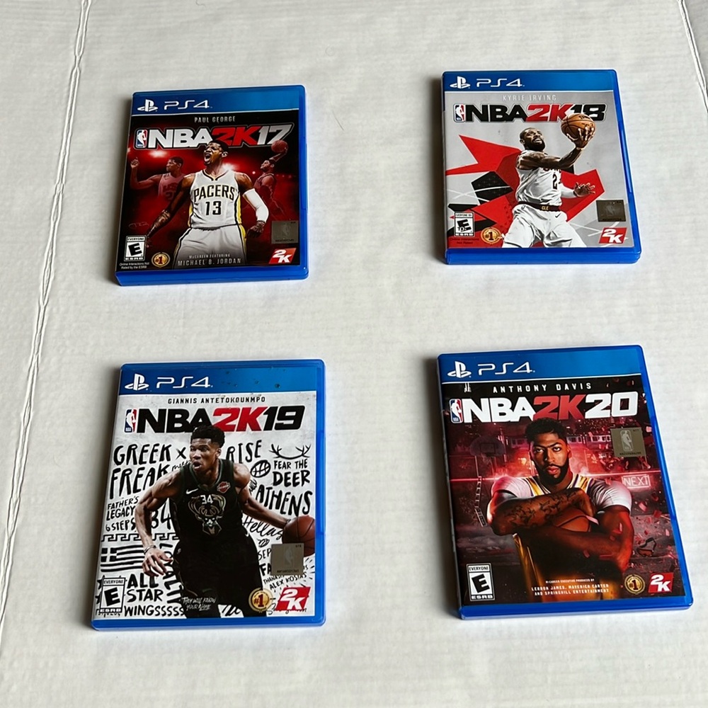 PS4 - NBA 17-20 EUC
Adult owned